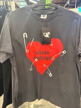 OLIVIA RODRIGO Short Sleeve Tee — Charcoal with Red Heart Graphic